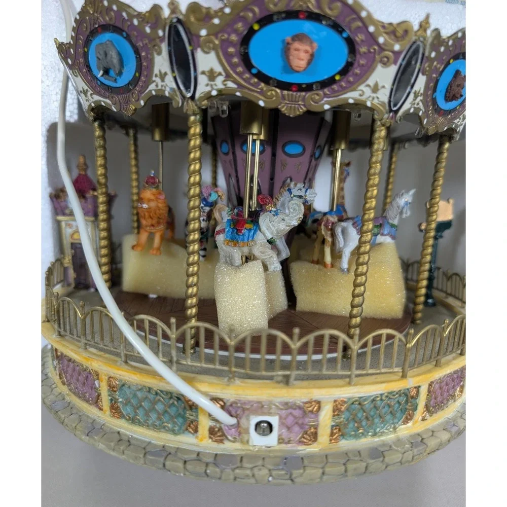 Lemax Carole Towne Belmont Carousel Christmas Village Animated Musical 2004 NIB